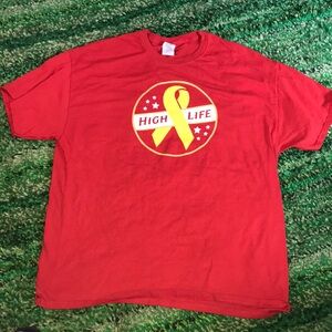 Miller High Life Red Graphic T-Shirt Yellow Ribbon Beer Logo XL Mens Tee